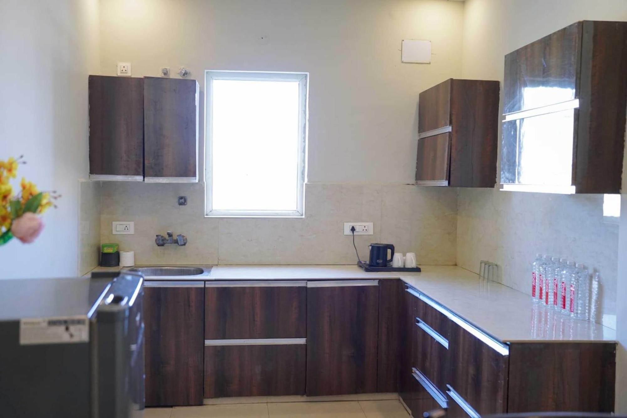 Vrindavan Dreams Hotel And Suites Esterno foto